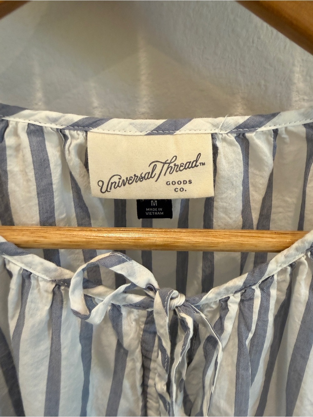 Universal Thread Blue and White Striped Tie-Sleeve Peasant Top - Picture 4 of 5